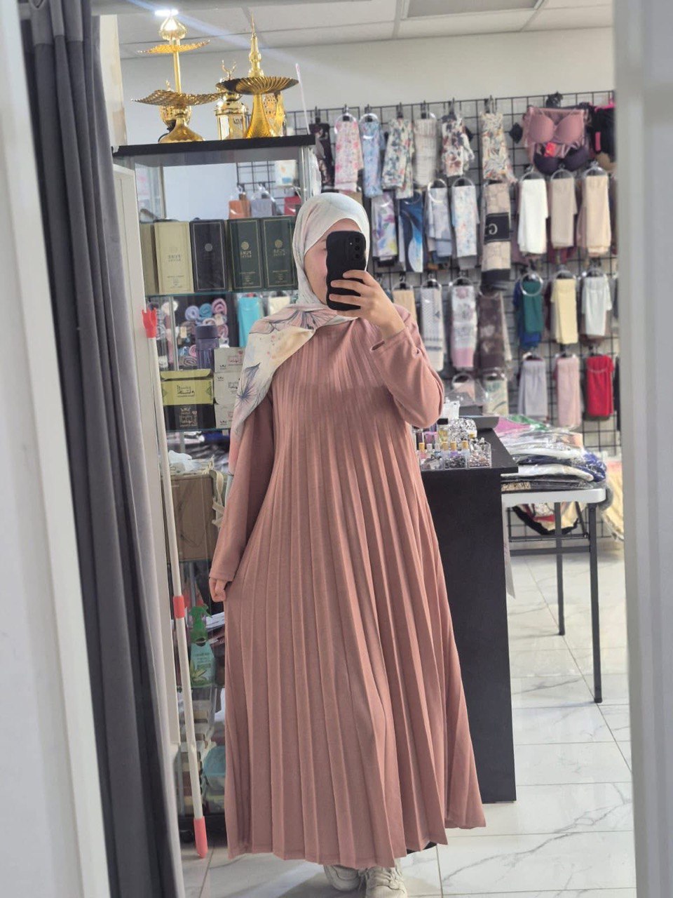 Elegant long sleeve dress