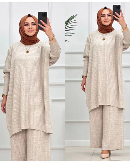 Ensemble sweatshirt tricote a motif tresse et pentalon