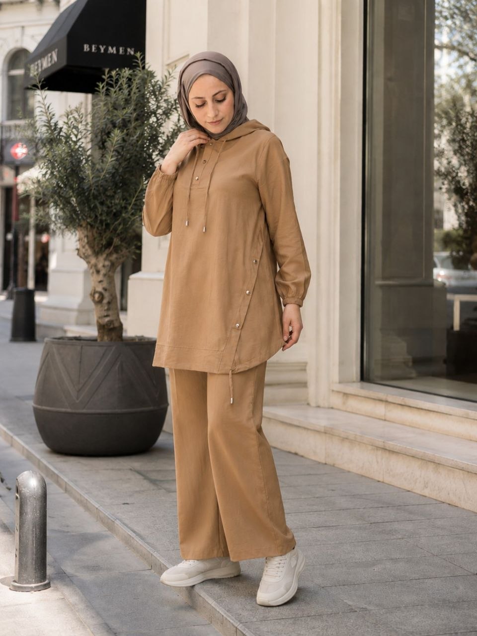 Noura Buttons Set