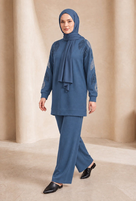 Leaf-Pearl Sleeve Blouse