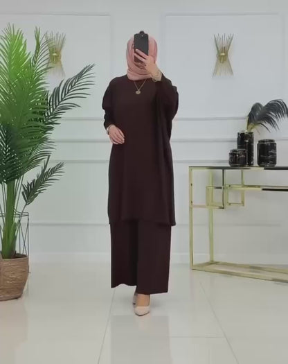 Ensemble sweatshirt tricote a motif tresse et pentalon